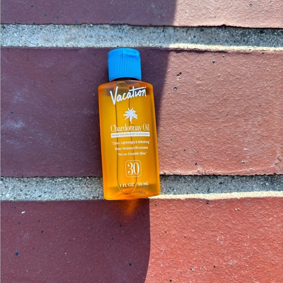 Vacation Chardonnay Oil SPF 30 Vacation Edition 30 Ml - Picture 1 of 2